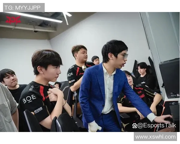 赛后复盘JDG与FPX对决中的节奏变化与策略分析